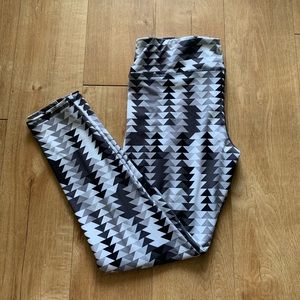 Patterned lulu leggings